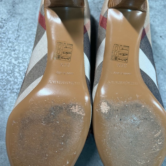 Burberry Vintage Nova Check Pumps - Picture 5 of 5
